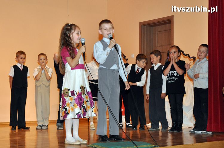 Pierwszaki z jedynki swoim Mamusiom