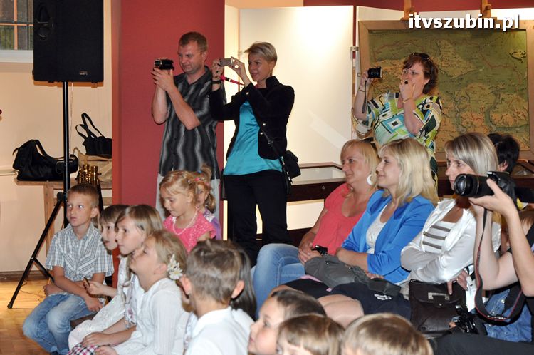 Pierwszaki z jedynki swoim Mamusiom