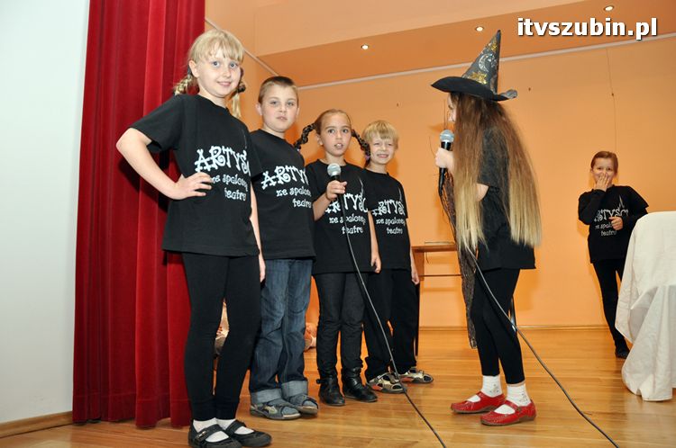 Pierwszaki z jedynki swoim Mamusiom