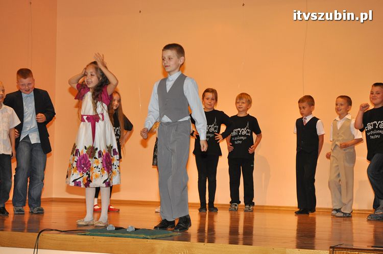 Pierwszaki z jedynki swoim Mamusiom