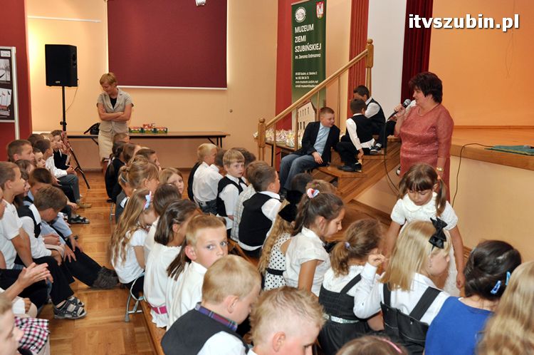 Pierwszaki z jedynki swoim Mamusiom