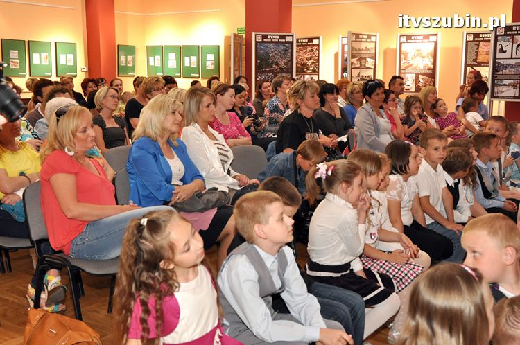 Pierwszaki z jedynki swoim Mamusiom