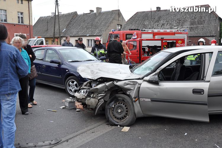 Kolizja trzech pojazdów w Rynarzewie