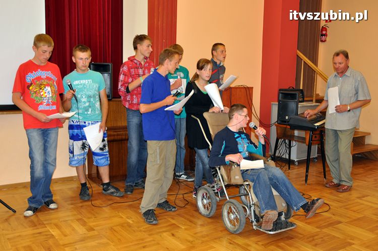 Uroczyste wręczenie nagród w konkursie plastycznym pn. ?Moja mama, mój tata i ja?