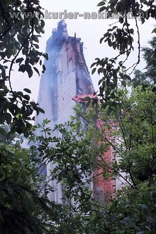 Spłonął budynek mieszkalny wraz z zabudowaniami w Dębowie