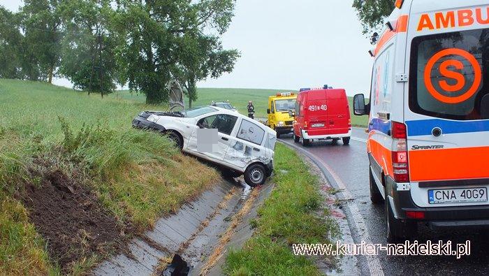 Kolizja dwóch samochodów pomiędzy Paterkiem a Wieszkami