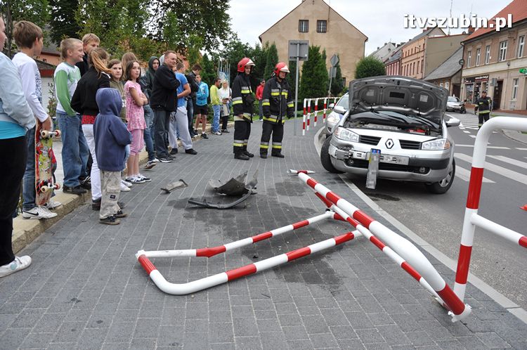 Kolejne dwie barierki skasowane na szubińskim rynku
