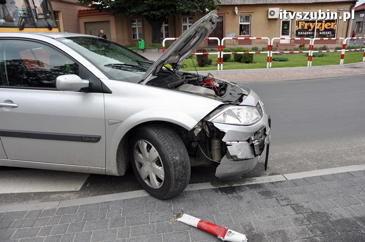 Kolejne dwie barierki skasowane na szubińskim rynku