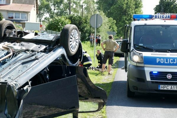 Kolejne dachowanie w Szczepicach