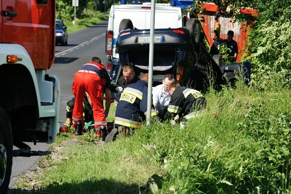 Kolejne dachowanie w Szczepicach