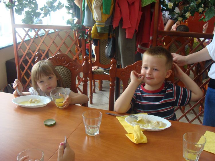 Przedszkolaki ze Słoneczka w restauracji