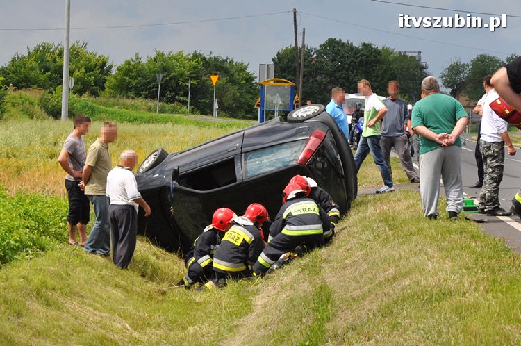 Kolizja dwóch osobówek w Zalesiu k. Szubina