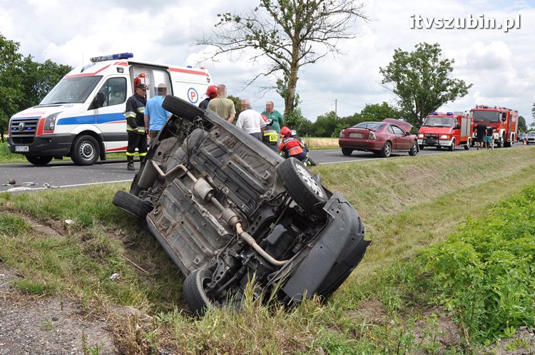 Kolizja dwóch osobówek w Zalesiu k. Szubina