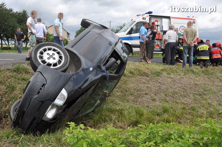 Kolizja dwóch osobówek w Zalesiu k. Szubina