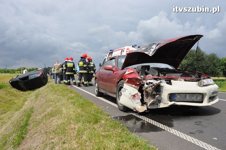 Kolizja dwóch osobówek w Zalesiu k. Szubina