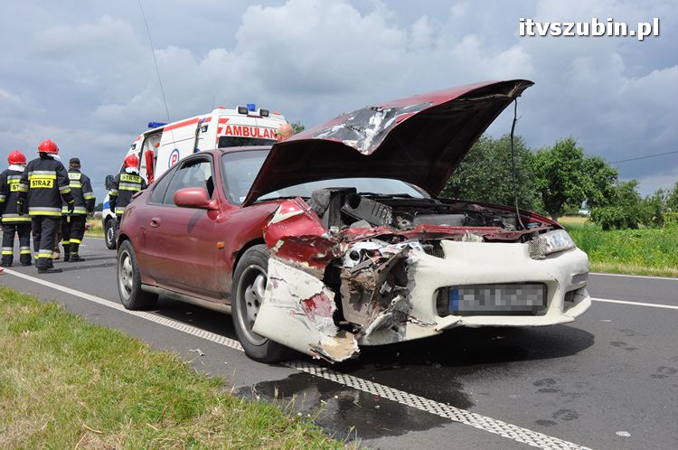 Kolizja dwóch osobówek w Zalesiu k. Szubina