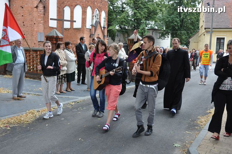 Piesza pielgrzymka na Jasną Górę wyruszyła z Szubina