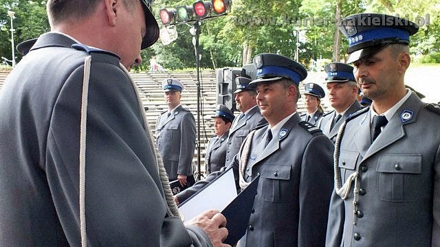Awanse, odznaczenia i nagrody dla policjantów z okazji ich święta