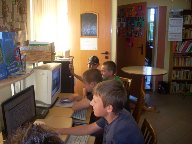 Wakacyjna biblioteka w Samoklęskach Małych