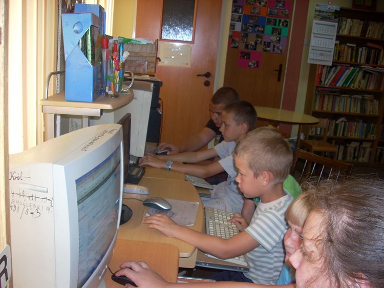 Wakacyjna biblioteka w Samoklęskach Małych