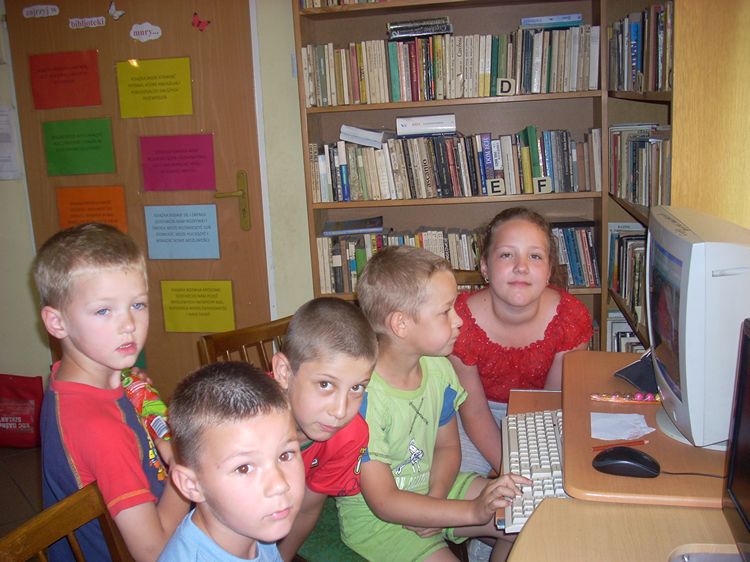 Wakacyjna biblioteka w Samoklęskach Małych