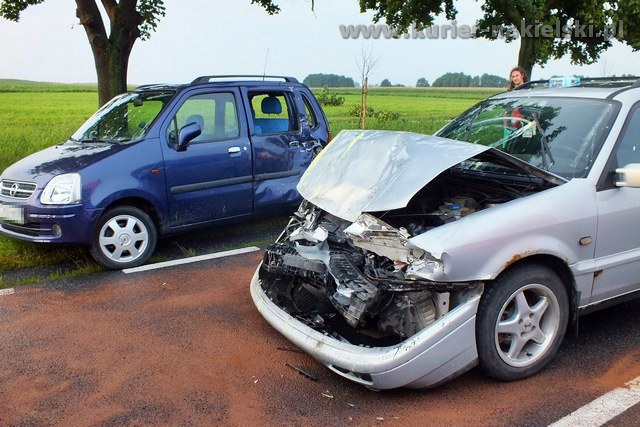 Kolizja na krajowej 10 w pobliżu Minikowa
