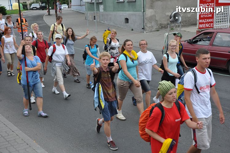 Pielgrzymi z Kościerzyny idący na Jasną Górę nocowali w Szubinie