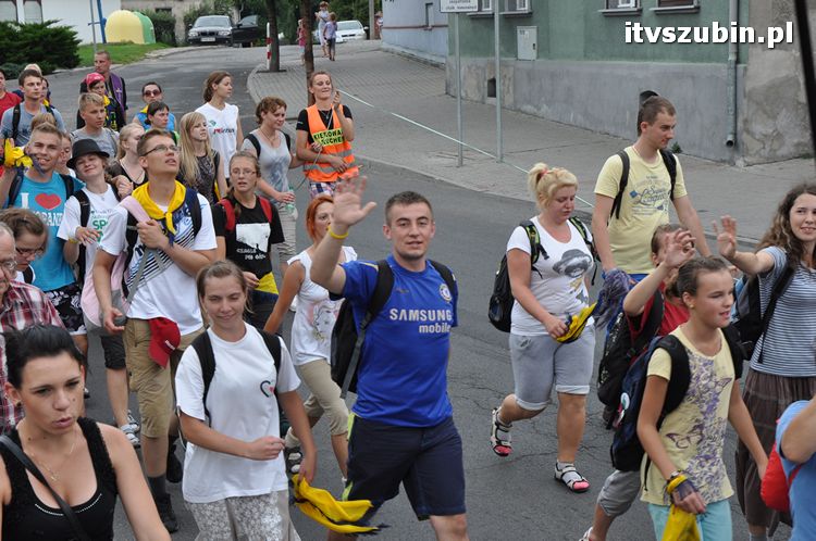 Pielgrzymi z Kościerzyny idący na Jasną Górę nocowali w Szubinie