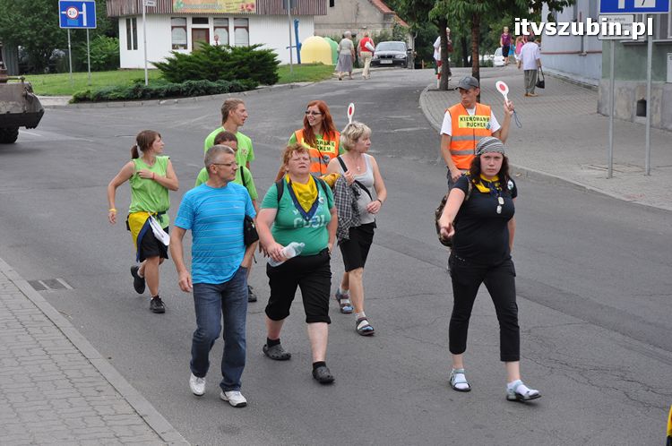 Pielgrzymi z Kościerzyny idący na Jasną Górę nocowali w Szubinie
