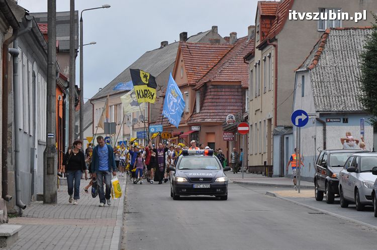 Pielgrzymi z Kościerzyny idący na Jasną Górę nocowali w Szubinie