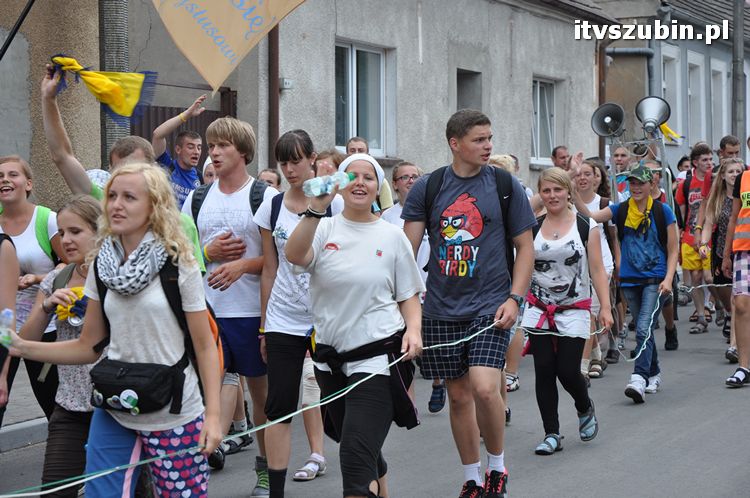 Pielgrzymi z Kościerzyny idący na Jasną Górę nocowali w Szubinie