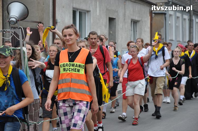 Pielgrzymi z Kościerzyny idący na Jasną Górę nocowali w Szubinie