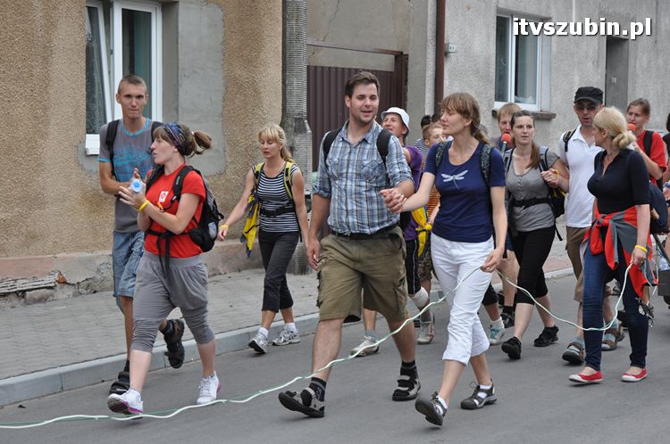 Pielgrzymi z Kościerzyny idący na Jasną Górę nocowali w Szubinie