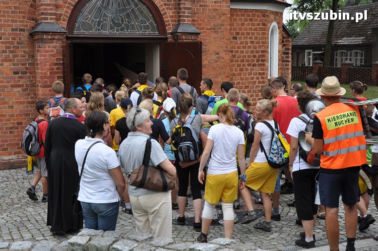 Pielgrzymi z Kościerzyny idący na Jasną Górę nocowali w Szubinie