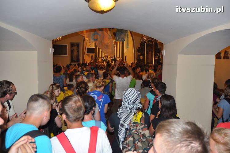 Pielgrzymi z Kościerzyny idący na Jasną Górę nocowali w Szubinie