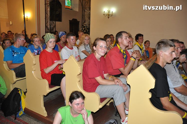 Pielgrzymi z Kościerzyny idący na Jasną Górę nocowali w Szubinie