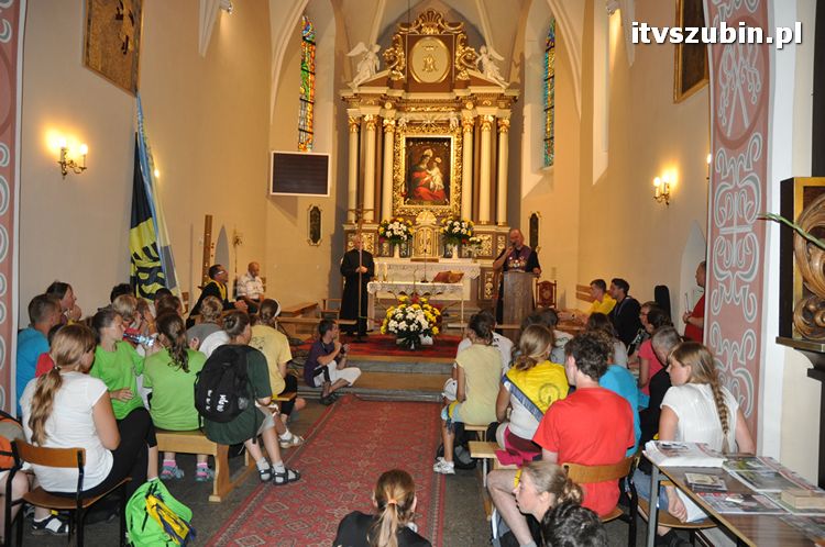 Pielgrzymi z Kościerzyny idący na Jasną Górę nocowali w Szubinie