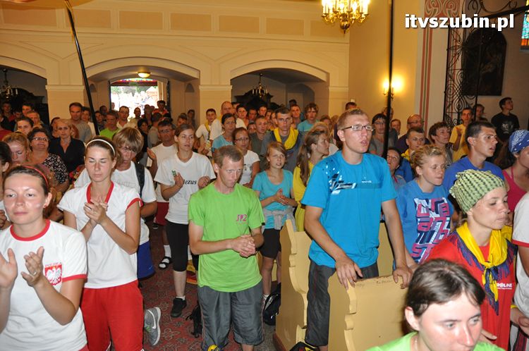 Pielgrzymi z Kościerzyny idący na Jasną Górę nocowali w Szubinie