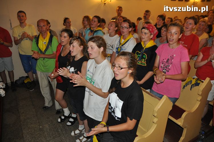 Pielgrzymi z Kościerzyny idący na Jasną Górę nocowali w Szubinie