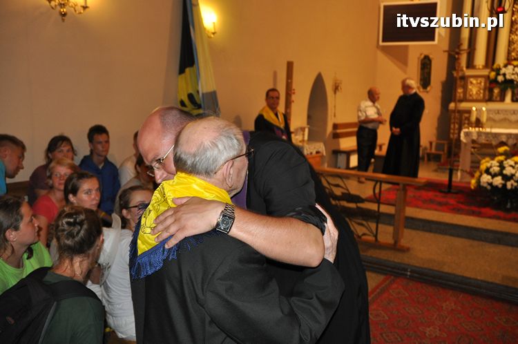 Pielgrzymi z Kościerzyny idący na Jasną Górę nocowali w Szubinie