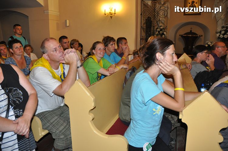 Pielgrzymi z Kościerzyny idący na Jasną Górę nocowali w Szubinie