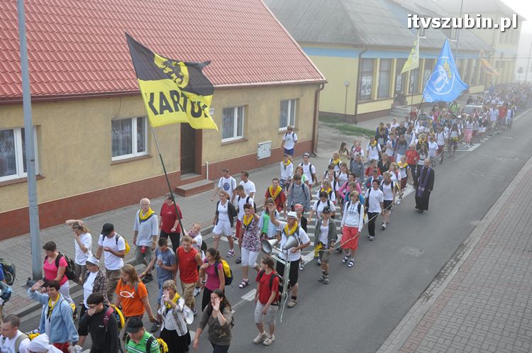 Pielgrzymi z Kościerzyny idący na Jasną Górę nocowali w Szubinie