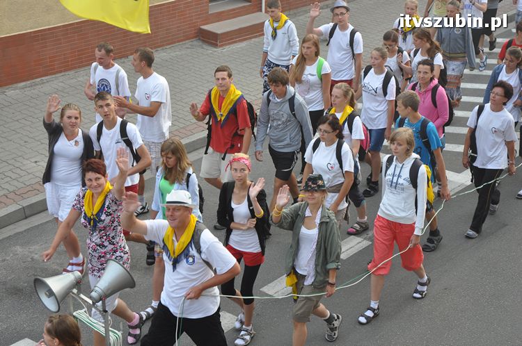 Pielgrzymi z Kościerzyny idący na Jasną Górę nocowali w Szubinie