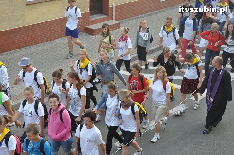Pielgrzymi z Kościerzyny idący na Jasną Górę nocowali w Szubinie