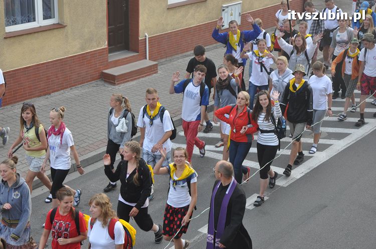 Pielgrzymi z Kościerzyny idący na Jasną Górę nocowali w Szubinie