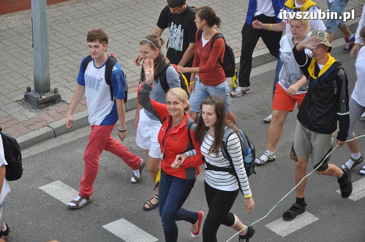 Pielgrzymi z Kościerzyny idący na Jasną Górę nocowali w Szubinie