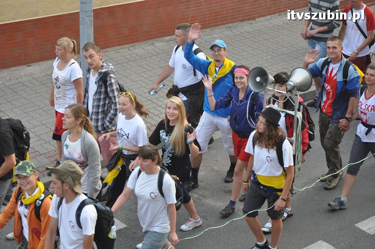 Pielgrzymi z Kościerzyny idący na Jasną Górę nocowali w Szubinie