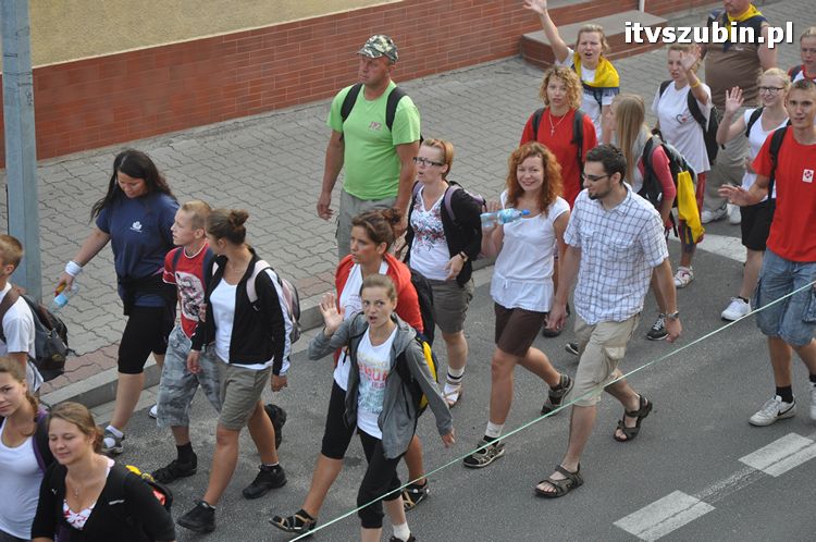 Pielgrzymi z Kościerzyny idący na Jasną Górę nocowali w Szubinie