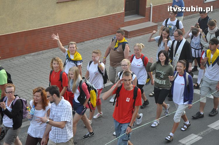 Pielgrzymi z Kościerzyny idący na Jasną Górę nocowali w Szubinie