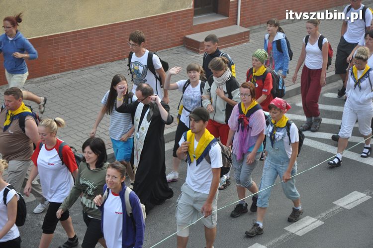 Pielgrzymi z Kościerzyny idący na Jasną Górę nocowali w Szubinie